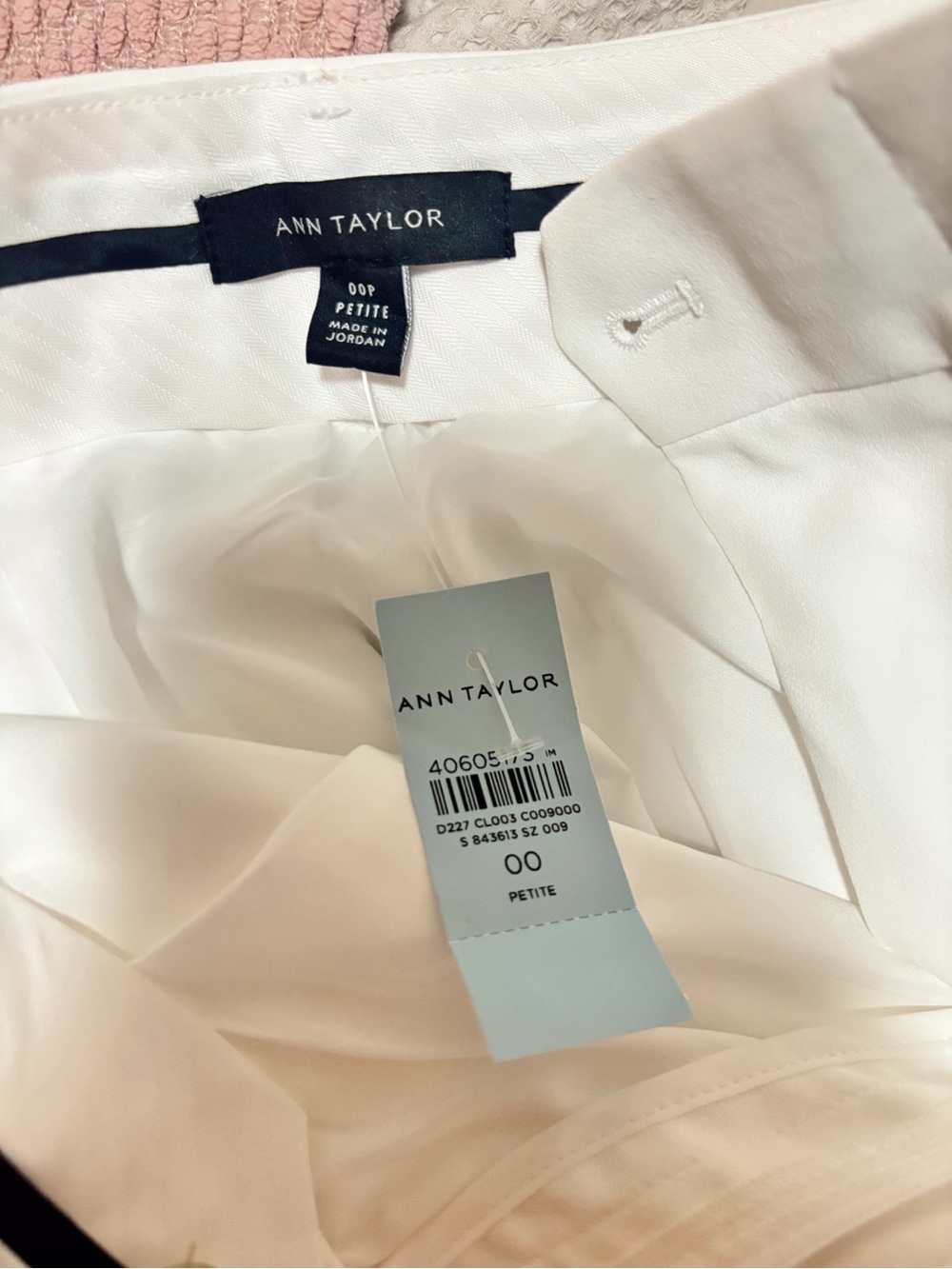 NWT Ann Taylor White Petite Pleated Straight Pant - Picture 6 of 6